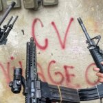 Traficantes do Comando Vermelho ocupam área em Curicica e desafiam milicianos em vídeos