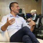 Douglas Ruas tenta se afastar de Claudio Castro e Rodrigo Bacellar e fala em “individualização” na política