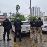 PRF apreende carro clonado em Campos após homens tentarem fugir de abordagem – Manchete RJ – Notícias do Estado do Rio de Janeiro