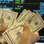 Dólar dispara após reeleição de Lula e mercado prevê turbulência na Bolsa